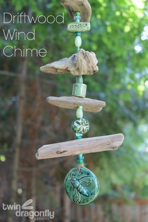 Driftwood Wind Chime, Carillons Diy, Wind Chimes Homemade, Driftwood Diy, Wind Chimes Craft, Bamboo Wind Chimes, Rainbow Leggings, Leaf Animals, Driftwood Projects