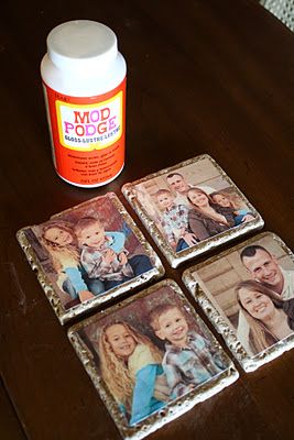 Photo Coasters.  Blank tiles, photos printed on card stock, multiple coats of Mod Podge, multiple coats of Mod Podge clear acrylic sealer, cork backing for tiles. Voila! Photo Tile Coasters, Mod Podge Ideas, Tiles Diy, Diy Mod Podge, Photo Crafts, Mod Podge Crafts, Cadeau Parents, Photo Coasters, Creation Photo