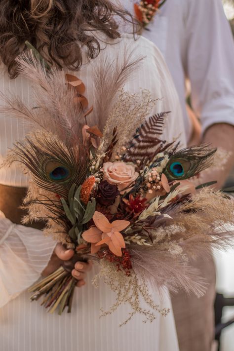 Rust Bouquet, Burnt Orange Bouquet, Peacock Wedding Bouquet, Wedding Bouquet Fall, Bouquet Rustic Wedding, Orange Bouquet, Forest Fall, Rust Wedding, Orange Bouquets