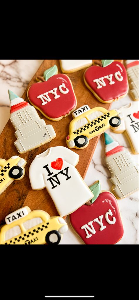 Nyc Cookies Decorated, New York Cookies Decorated, Nyc Cookies, New York Cookies, Cookies Decorated With Royal Icing, Royal Icing Sugar, Cookie Decoration, Royal Icing Decorations, Leap Year