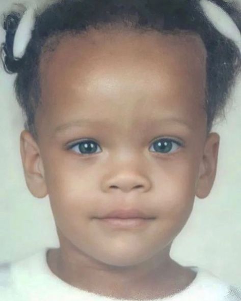 Rihanna And Asap Rocky, Young Rihanna, Rihanna And Asap, Rihanna Baby, Celebrity Baby Pictures, Asap Rocky, Celebrity Babies, A Teen, Adorable Baby