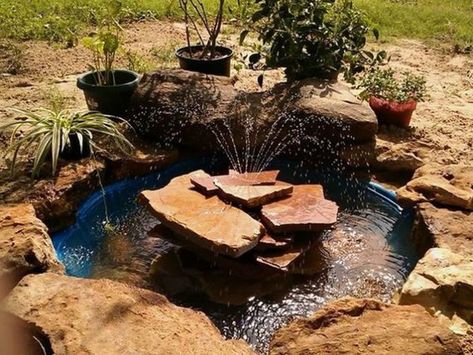 How to Make An Outdoor Lounge Using A Kiddie Pool – Little fingers Backyard Kiddie Pool Ideas, Kiddie Pool Ideas, Pool Fountain Ideas, Water Feature Design, Small Water Gardens, Diy Solar Fountain, Fountain Ideas, Diy Water Feature, Small Yards