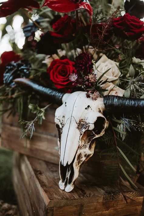 Backyard Halloween Wedding Ideas, Spooky Western Wedding, Dark Country Wedding Theme, Bull Skull Wedding Decor, Victorian Themed Wedding Decoration, Whismgothic Wedding, Goth Cowboy Wedding, Yallternative Wedding Ideas, Dark Western Wedding Aesthetic