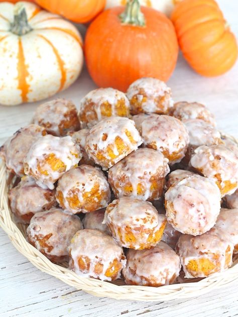 Baked Pumpkin Fritter Bites Pumpkin Spice Cake Balls, Fritter Bites, Pumpkin Fritters, Pumpkin Spice Cake, Pumpkin Treat, Baked Pumpkin, Pumpkin Dessert, Donut Recipes, Eat Dessert