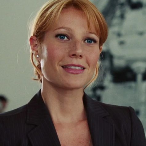 Pepper Potts Hair, Pepper Iron Man, Gwyneth Paltrow Iron Man, Gweneth Paltrow, Chloe Carter, Method Acting, Avengers Universe, Shakespeare In The Park, Mcu Icons