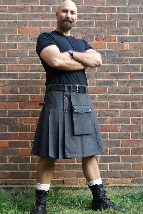 Kilt Pattern, Kilts For Sale, Modern Kilts, Men Wearing Skirts, Kilt Outfits, Utility Kilt, Scottish Kilts, Men In Kilts, Formal Looks