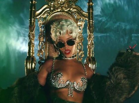 Pour it up music video Rihanna Music Videos, Rihanna Music, Rihanna Looks, Sun Goddess, Up Music, Bad Gal, Most High, Studio Album, Film Photography