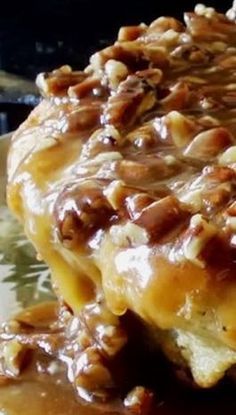 Pecan Praline Topping, Skillet Desserts, Skillet Cake, Pecan Praline, Canned Biscuits, Pecan Pralines, Sweets Cake, Monkey Bread, Yummy Sweets