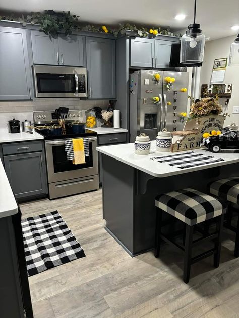 Black And White Farmhouse Kitchen Decor Ideas, Grey Kitchen Cabinets Decor Ideas, Black And White Farmhouse Kitchen Ideas, Buffalo Plaid Kitchen Ideas, Buffalo Check Kitchen Decorating Ideas, Farmhouse Kitchen With Black Cabinets, Black And Gray Kitchen Ideas, Black And White Plaid Kitchen, Farmhouse Kitchen Dark