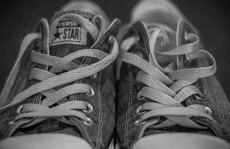 Youth Ministry Ideas, How To Lace Converse, Converse Aesthetic, Ministry Ideas, All Stars Converse, Old Shoes, Youth Ministry, Youth Group, Retro Sneakers