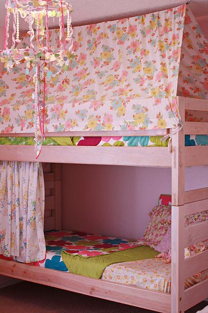 Making this for Calvin's bed next weekend...in a non-floral print, of course. :) Cool Bunk Beds For Kids, Bunk Bed Tent, Cool Bunk Beds, Space Bedding, Top Bunk, Bed Tent, Shared Room, Deco Retro, Kids Bunk Beds