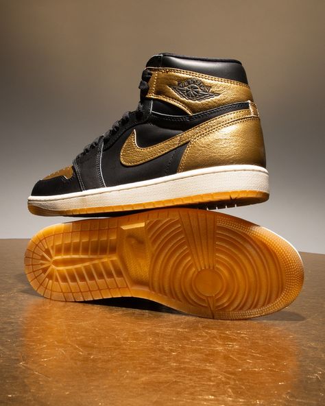 Befitting a champion. The Jordan Retro 1 'Black & Metallic Gold' is coming ... - addstylers.com Jordan Retro 1, Nike Polo, Retro 1, Crew Neck Shirt, Black Metallic, Jordan Retro, Metallic Gold, Good Music, Sneakers Fashion