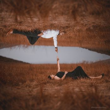 Upside Down Photography, Photography Challenges, Sustained Investigation, Creative Couples Photography, Pre Wedding Photoshoot Props, Photography Concept, Prewedding Photoshoot, Wedding Photoshoot Props, Couple Engagement Pictures