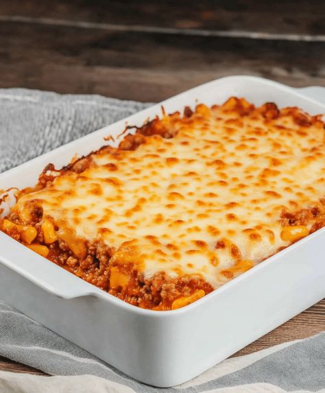 Grandma's Hamburger Casserole Recipe Grandmas Hamburger Casserole, Hamberg Recipes Casserole, Best Hamburger Casserole Recipes, Easy Hamburger Casserole, Hamburger Casseroles, Hamburger Casseroles Recipes, Hamburger Casserole, Beef Curry, Egg Noodles