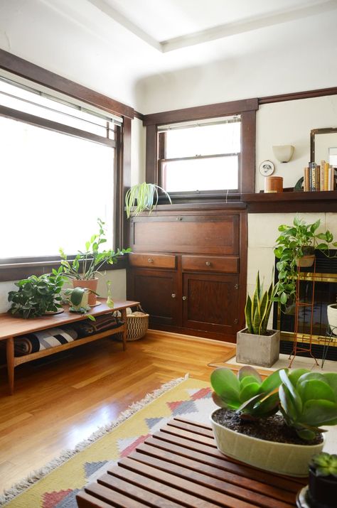 Craftsman House Interior, Craftsman Home Decor, Craftsman Interior Design, Patterns Textiles, Plant Storage, Craftsman Interiors, Craftsman Home Interiors, Craftsman Decor, Craftsman Interior