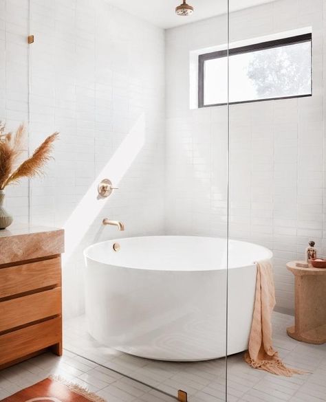 ABI Bathrooms & Interiors on Instagram: “Round bathtubs are the new best thing! Especially when paired with tones of terracotta and white. Its a statement piece that will…” Bad Inspiration, Chic Bathrooms, Bathroom Renos, Bath Tub, Wet Rooms, Free Standing Tub, Apartment Interior, Architectural Digest, Bathroom Renovation