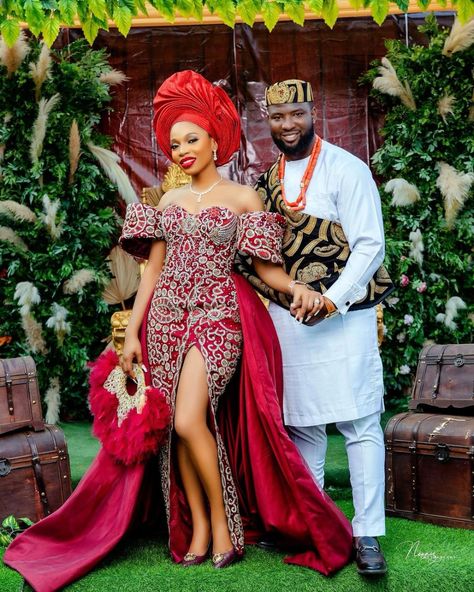 Couples Traditional, Igbo Traditional Wedding, African Couple, Igbo Bride, Anniversary Outfit, Igbo Wedding, Bride And Groom Outfits, Nigerian Bride, African Wedding Attire