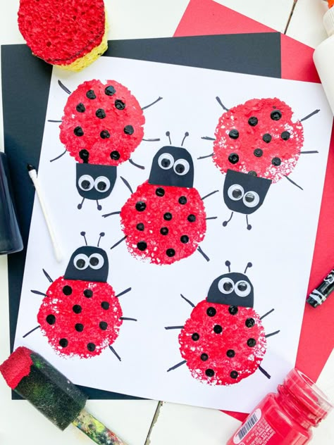 Insect Crafts For Kids, Paper Flower Crafts For Kids, Flower Crafts For Kids, Ladybug Craft, Paper Flowers Backdrop, Flowers Backdrop, Crafts For Kids Paper, Crafts For Preschoolers, Insect Crafts