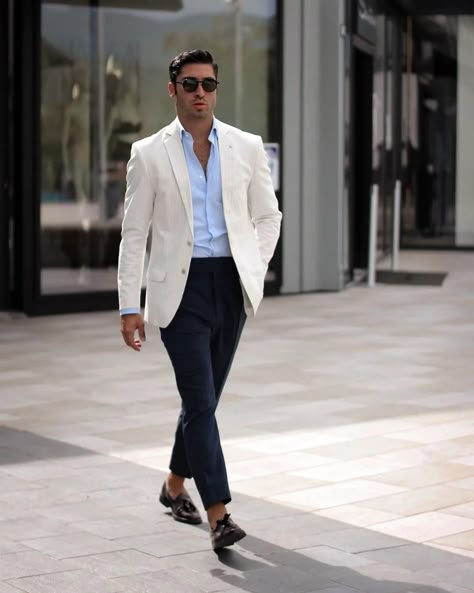 The Guy's Guide to Effortless Italian Summer Vacation Style White Blazer Outfit Men, White Blazer Men, Natur Tattoo Arm, White Blazer Outfits, Summer Suits Men, Wedding Outfit Men, Mens Fashion Blazer, Mens Casual Outfits Summer, Classy Outfits Men