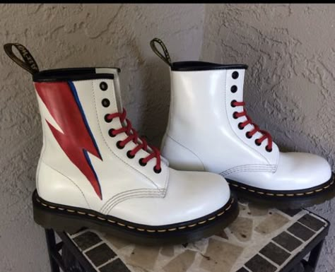 David Bowie Makeup, 1460 Dr Martens, Doc Boots, Customised Shoes, Dr Martens White, Side Business, Leather Paint, Chuck Norris, Roller Skate