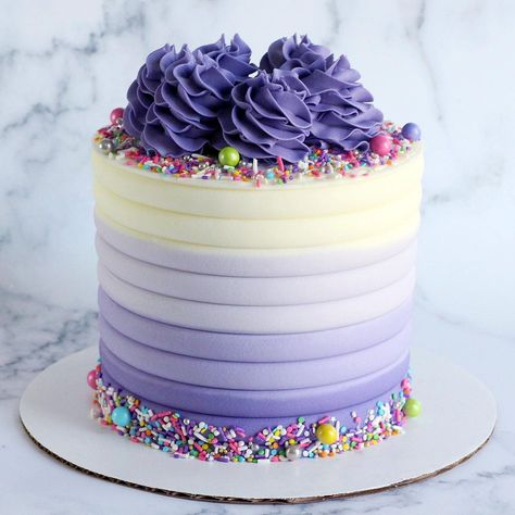 Purple Colour Cake Designs, Ombre Purple Cake, Ombre Cake Design, Ombre Cake Ideas, Lavender Cake Design, Purple Smash Cake, Karaoke Cake, Lavender Birthday Cake, Purple And White Cake