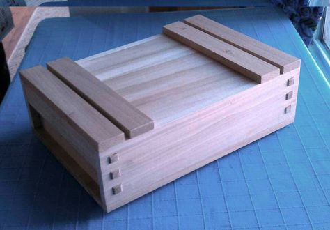 Learn Carpentry, Japanese Woodworking Projects, Island Cabinet, Japanese Carpentry, Wood Tool Box, Tool Chests, Japanese Tools, Japanese Woodworking, Tool Boxes