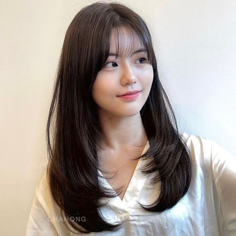 Hair Style Korea, Hair Inspiration Long, Layered Haircuts For Medium Hair, Bangs With Medium Hair, Hairstyles For Layered Hair, Brunette Balayage Hair, Shot Hair Styles, Haircuts For Medium Hair, Haircuts Straight Hair