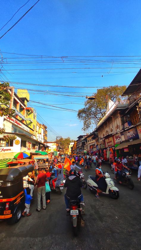 Main road of nashik is central market of nashik. Nashik City Photography, Nashik Snap, Nashik City, Cousins Funny, Snap Snapchat, Central Market, City College, Rishikesh, Trip Planning