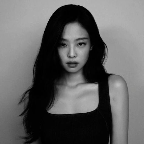 Jennie Kim In Black, Jennie Kim Black And White, Jennie Icons Cool, Jennie Black Icon, Jenny Icons, Jennie Kim Black, Jennie Black And White, Jenny Blackpink, Jennie Black