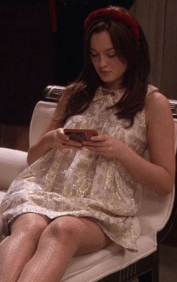 Gossip Girl Blair Outfits, Blair Fashion, Estilo Blair Waldorf, Estilo Gossip Girl, Blair Waldorf Aesthetic, Blair Waldorf Outfits, Blair Waldorf Gossip Girl, Blair And Serena, Blair Waldorf Style