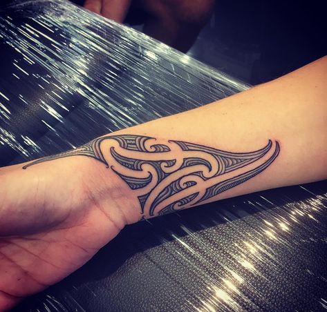 Maori Tattoo Meanings, Ta Moko Tattoo, Tato Maori, Font Tato, Tato Tradisional, Polynesian Tattoos Women, Face Tats, Maori Culture, New Zealand Tattoo