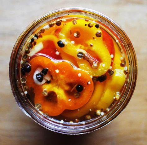 Pickled Bell Peppers Recipe, Pickled Sweet Peppers, Pickled Pepper Recipe, Sweet Pepper Recipes, Quick Pickle, Mini Sweet Peppers, Quick Pickled, Pickling Spice, Bell Pepper Recipes