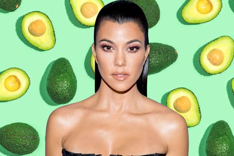 Kourtney Kardashian Diet, Kardashian Diet, Satisfying Snacks, Avocado Smoothie Recipe, Diet Hacks, Lifestyle Website, Wellness Trends, Avocado Smoothie, Avocado Slices