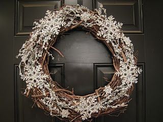 winter wreath Winter Mantles, After Christmas Decorating Ideas, Decor After Christmas, Winter Wreath Diy, Snowflake Wreath, Winter Decorating, Winter Wreaths, Diy Winter, Ivy House