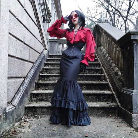 Goth Glam Outfits Plus Size, Goth Plus Size Outfits, Plus Size Goth Outfits, Witchy Attire, Cabaret Goth, Romantic Goth Outfits, Gothic Lifestyle, Goth Plus Size, Hourglass Outfits