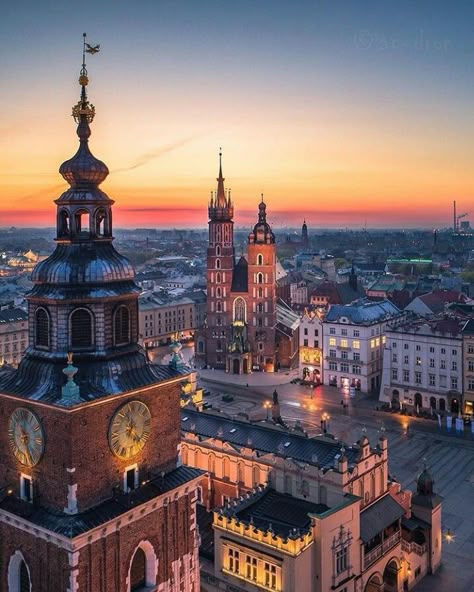 Poland Cities, Poland Travel, Krakow Poland, Wonderful Picture, Central Europe, Krakow, Pretty Places, Dream Destinations, Places Around The World