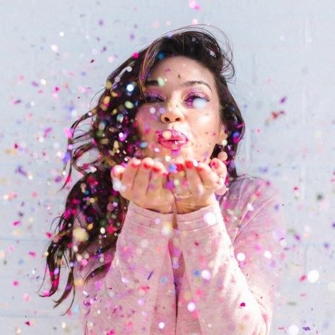 Pink White Gold Birthday Photoshoot, Birthday Confetti Photography, Blowing Confetti Picture, Blowing Glitter Photoshoot, Pictures With Confetti, Birthday Portrait Photography, Confetti Photoshoot, Savannah Latimer, New Year Photoshoot Ideas