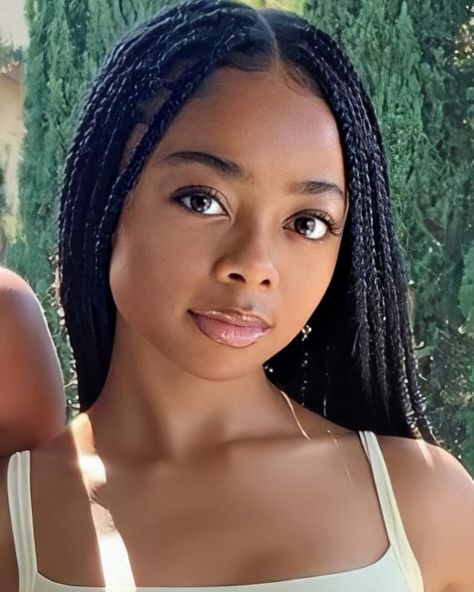 👑SkAi JacKsoN FaNpAgE💙 on Instagram: “Heyyyy @skaijackson @skims @kimkardashian it's so cool . . . . .#skaijackson #skims #kimkardashian #instagrammers #igers #instalove…” Skai Jackson Aesthetic, Sky Jackson, Skai Jackson, Magic Hair, Dark Skin Makeup, Raw Beauty, Girls Makeup, So Cool, Skin Makeup