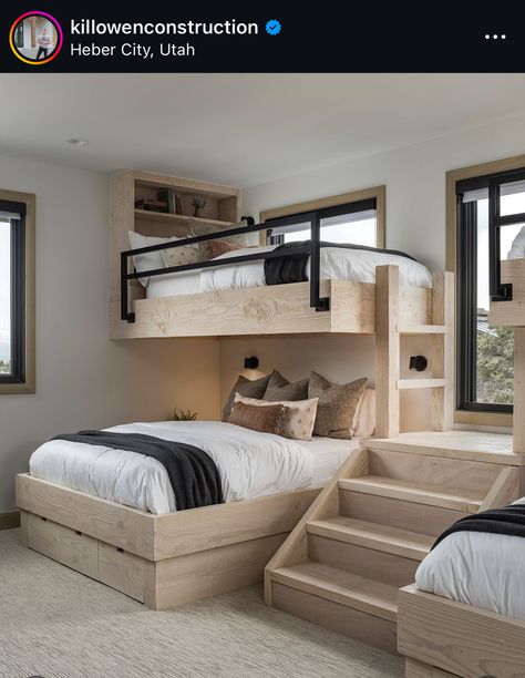 Built On Bunk Beds, Bunks Built In Wall, Bunk Beds With Queen Underneath, Bunk Room For Adults, Bunk Bed Designs For Adults, Airbnb Bunk Room, Shared Room Ideas For Adults, Bunk Rooms For Adults, Bunk Bed Aesthetic