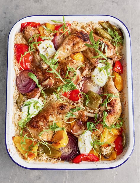 Chicken and vegetables in a tray Jamie Oliver Chicken, Chicken Traybake, Chicken Tray Bake, Chicken Tikka Masala Recipes, Tray Bake, Jamie Oliver Recipes, Midweek Meals, Cajun Chicken, Pan Recipes