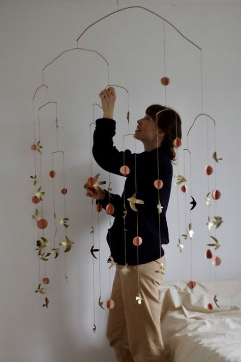 Ceiling Mobile Art, Mobile Hanging Ideas Diy, Dried Flower Mobile, Ceramic Mobile Ideas, How To Make A Mobile Diy, Mobile Art Projects, Mobiles Diy Hanging, Celestial Mobile, Mobil Art