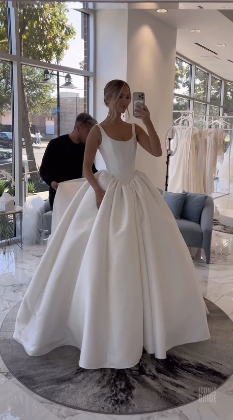 Ball Gown Silk Wedding Dress, Duchess Wedding Dress, Satin Wedding Gown Ballgown, Wedding Gowns With Bows, Classic Ballgown Wedding Dress Simple, Feminine Classic Wedding Dress, Classic Feminine Wedding Dress, Simple Big Wedding Dress, Ballgown Satin Wedding Dress