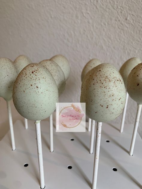 Dinosaur Cake Pop Ideas, Dinosaur Cake Balls, Dino Eggs Cake Pops, Egg Shaped Cake Pops, Cake Shaped Cake Pops, Dinasour Cake Pop, Dinosaur Egg Cupcakes, Dinosaur Birthday Cake Pops, Dinosaur Cake Popsicles