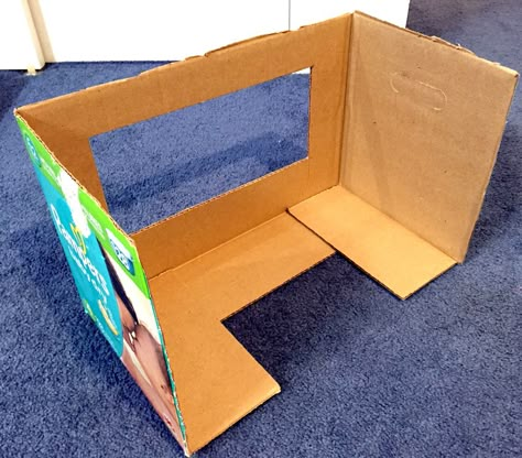 Turn this diaper box into a puppet theater with a few simple cut-outs. #diy Puppet House Diy Ideas, How To Make A Puppet Theater, Diy Puppet Theater, Popsicle Stick Puppets, Make A Puppet, Theatre Crafts, Puppet Stage, Theatre Diy, Fall Crafts For Toddlers