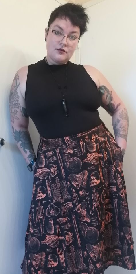 Goth Style Plus Size, Plus Size Business Goth, Plus Size Outfits Nonbinary, Moody Summer Outfit, Whimsical Goth Fashion Plus Size, Goth Cottagecore Fashion Plus Size, Alt Office Outfit Plus Size, Plus Size Office Goth, Plus Size Whimsy Goth Outfits