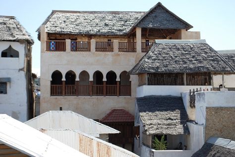 African Houses Architecture, Modern Swahili Architecture, Lamu House, Lamu Architecture, Swahili Design, African Traditional Architecture, African Architecture Ancient, Swahili Architecture, Swahili Coast