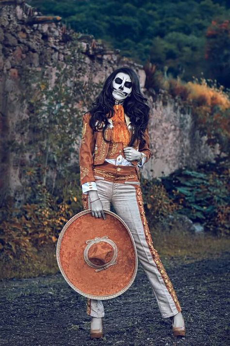 Mariachi Outfit For Women, Mariachi Costume, Mariachi Outfit, Catrina Costume, Mexico Aesthetic, Fantasias Halloween, Halloween Costumes Women, Girl Costumes, Day Of The Dead