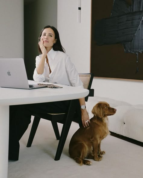 Psychologist Outfit, Corporate Fits, Alex Riviere, Bossy Girl, Art Deco City, Business Portrait Photography, Women Ceo, Lawyer Fashion, Studio Office