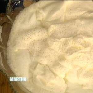 Martha Stewart Eggnog Recipe, Martha Stewart Eggnog, Egg Nogg Recipe, Make Eggnog, Alcoholic Eggnog, How To Make Eggnog, Eggnog Recipe Homemade, Martha Stewart Recipes, Eggnog Recipe