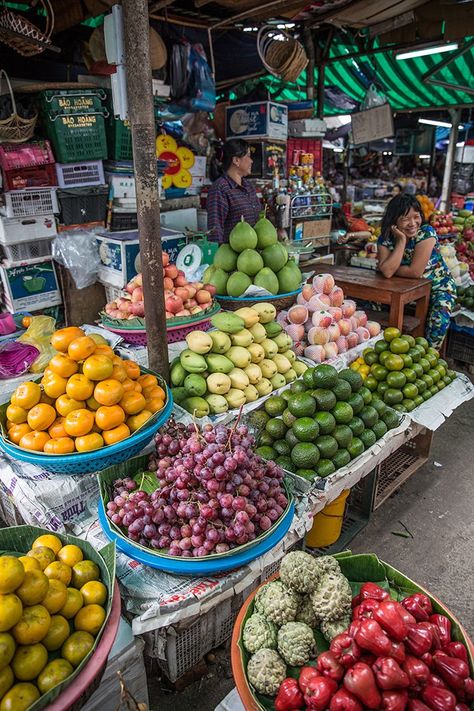 Market Pictures, Vietnam Street Food, Fruit And Veg Shop, Trip To Vietnam, Vietnam Trip, Earth Drawings, Street Food Market, Viet Food, Vietnam Food